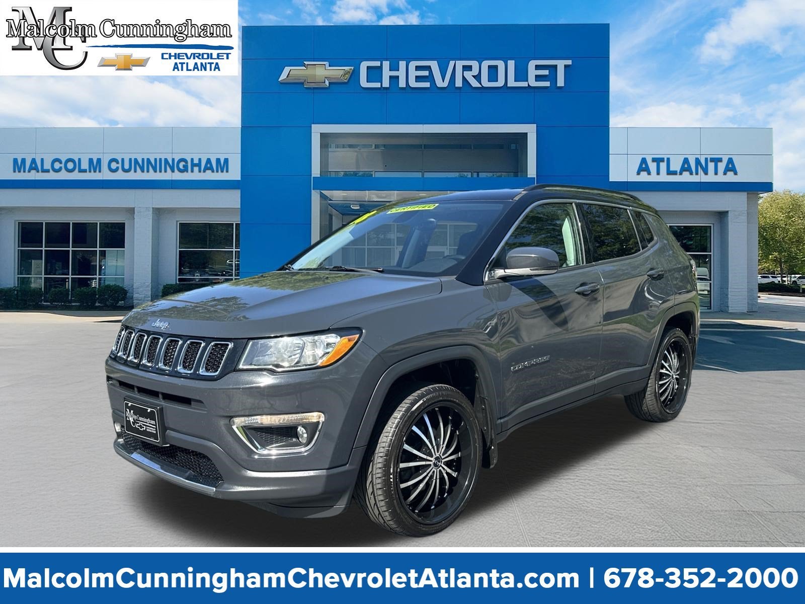 2018 Jeep Compass Limited 4x4 in Gray — front three-quarter view