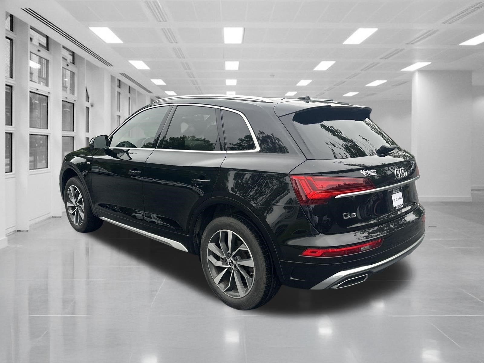 2022 Audi Q5 — rear three-quarter view